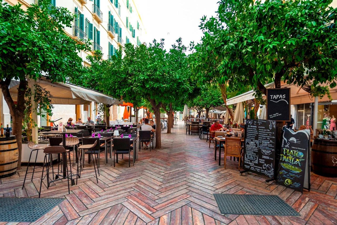 Genteel Home Plaza De Las Flores Малага Экстерьер фото